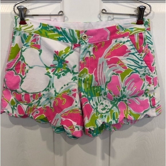 Lily Pulitzer Buttercup shorts scalloped hem and 5” inseam - Picture 2 of 9